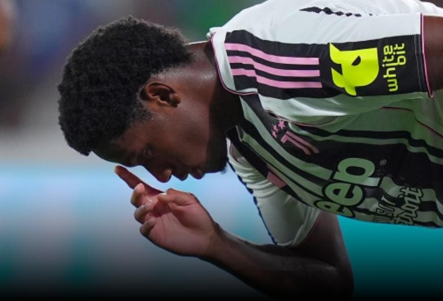 戴维：有可能与弗拉霍维奇搭档首发，做好应对任何方案的准备